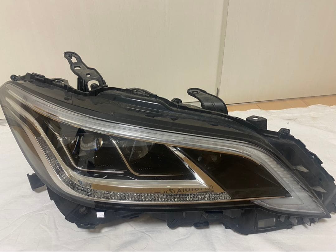 AZSH21 /220系クラウン　右ヘッドライト　中古