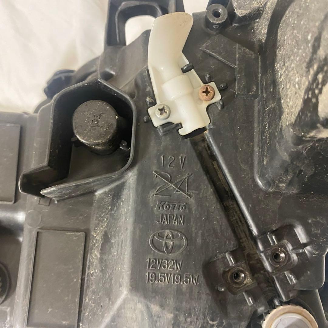 AZSH21 /220系クラウン　右ヘッドライト　中古