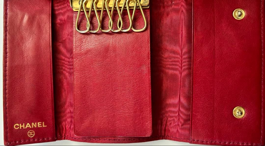 CHANEL レザーキーケース 赤