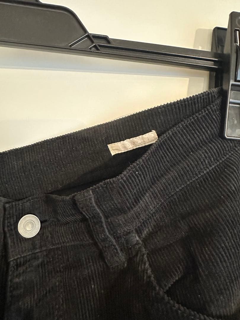 COMOLIコモリ　コーデュロイストレートパンツ