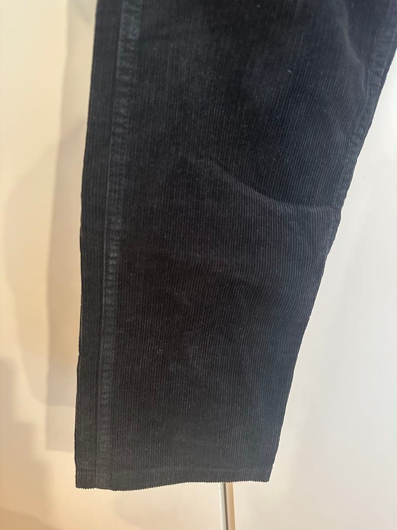 COMOLIコモリ　コーデュロイストレートパンツ