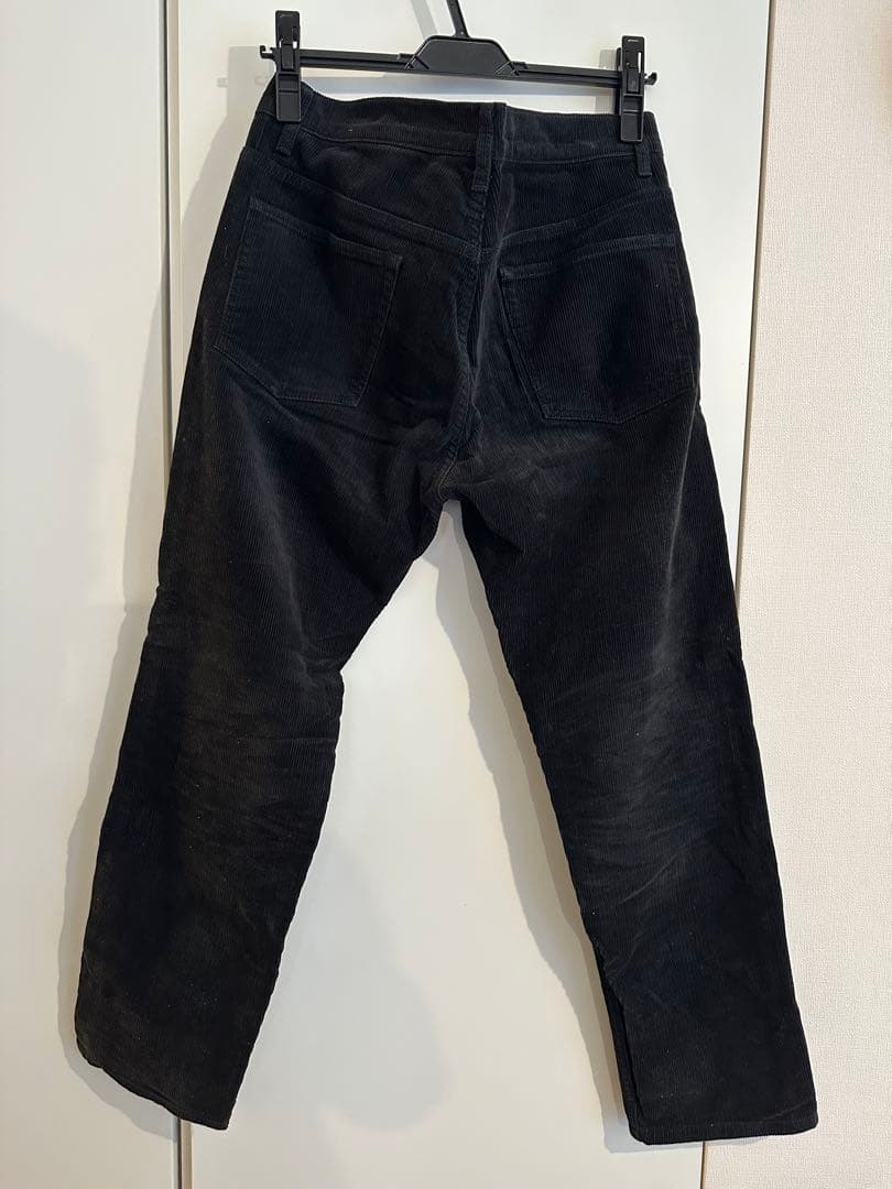 COMOLIコモリ　コーデュロイストレートパンツ