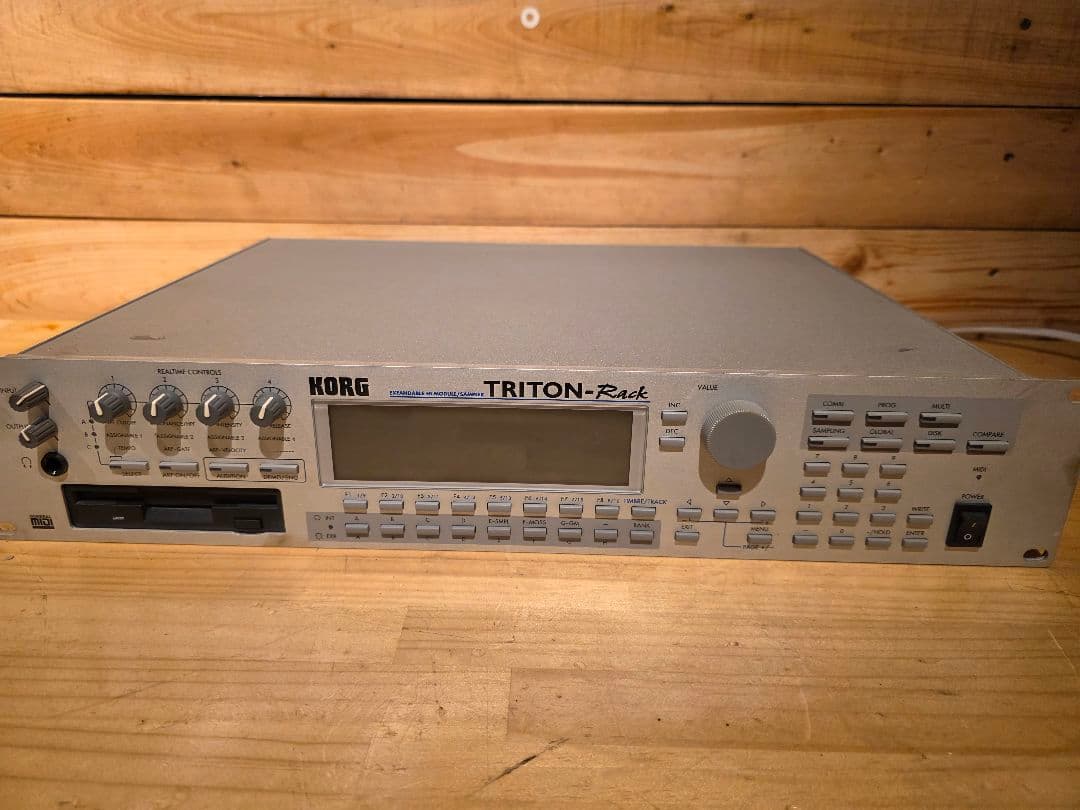 鍵盤楽器 KORG TRITON-Rack