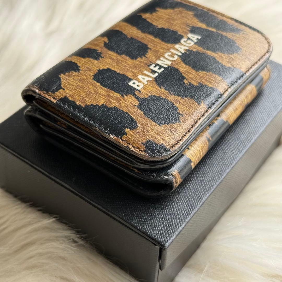 バレンシアガ レザー レオパード コンパクトウォレット 三つ折り財布 ヒョウ柄