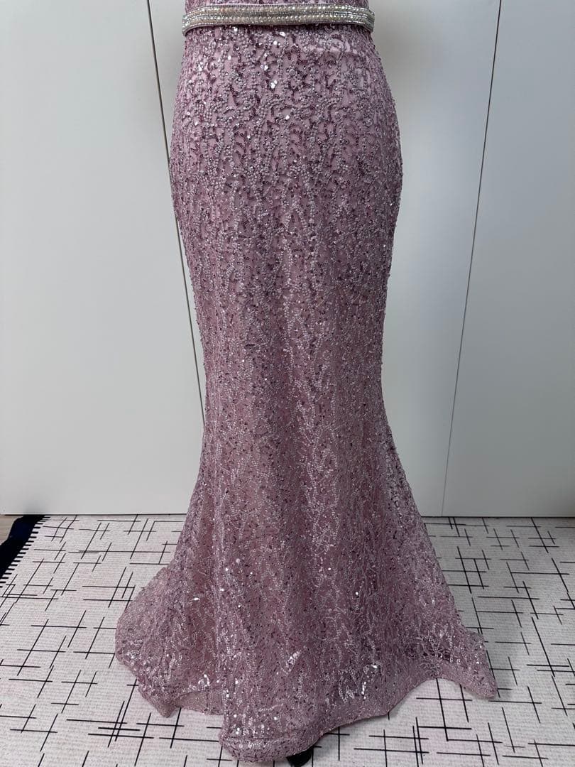 薄いピンク Vネック スパンコールドレス