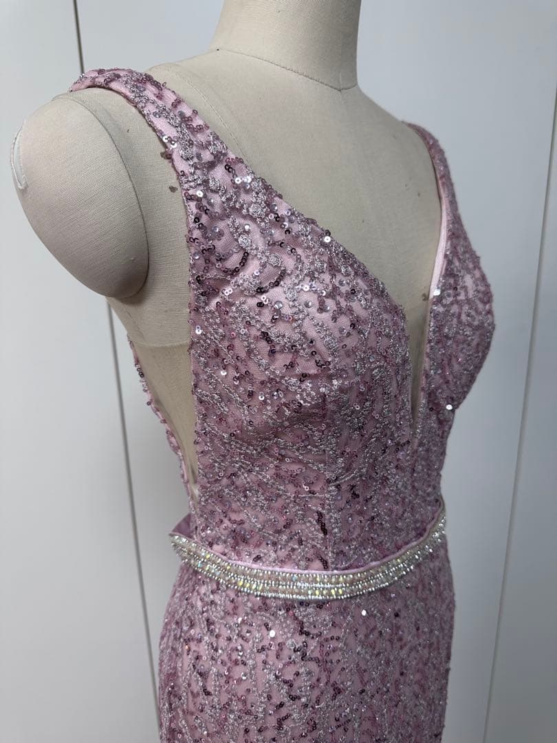 薄いピンク Vネック スパンコールドレス