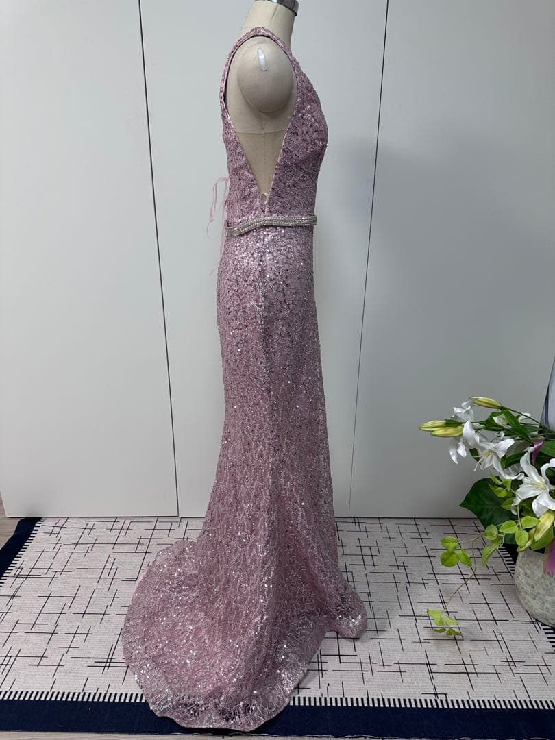 薄いピンク Vネック スパンコールドレス