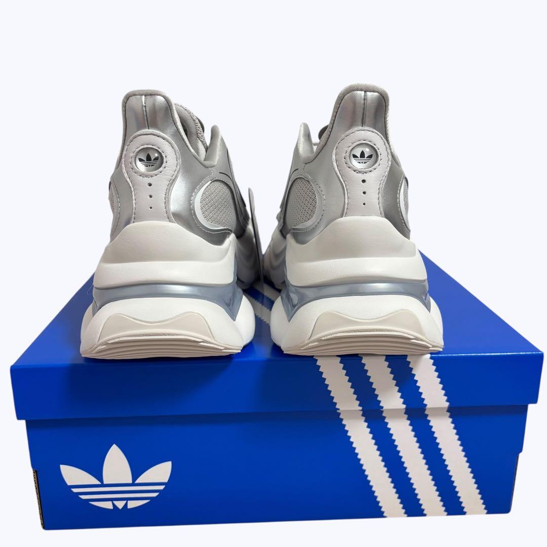 adidas オズヴィーナス OZVENUZ 24cm シルバー（試着のみ）