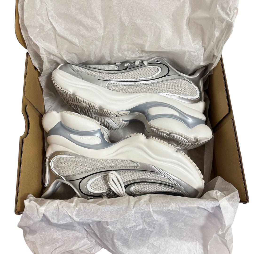 adidas オズヴィーナス OZVENUZ 24cm シルバー（試着のみ）