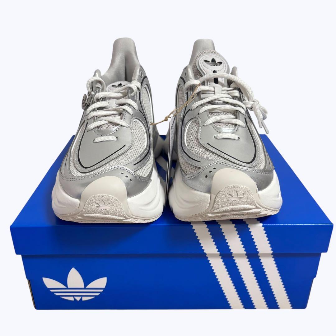 adidas オズヴィーナス OZVENUZ 24cm シルバー（試着のみ）