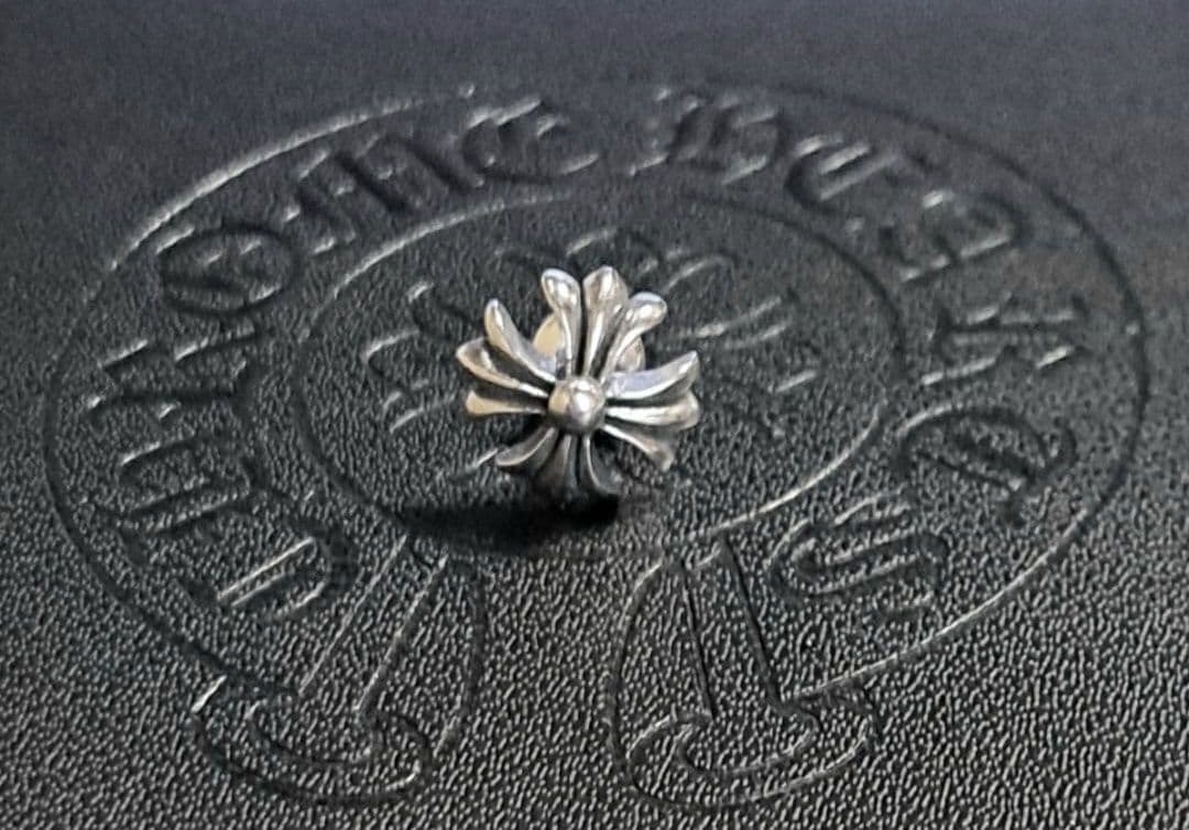 CHROME HEARTS CHプラス スタッド ピアス 片耳