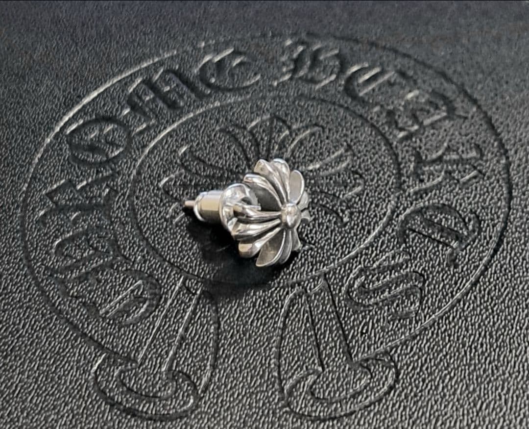 CHROME HEARTS CHプラス スタッド ピアス 片耳