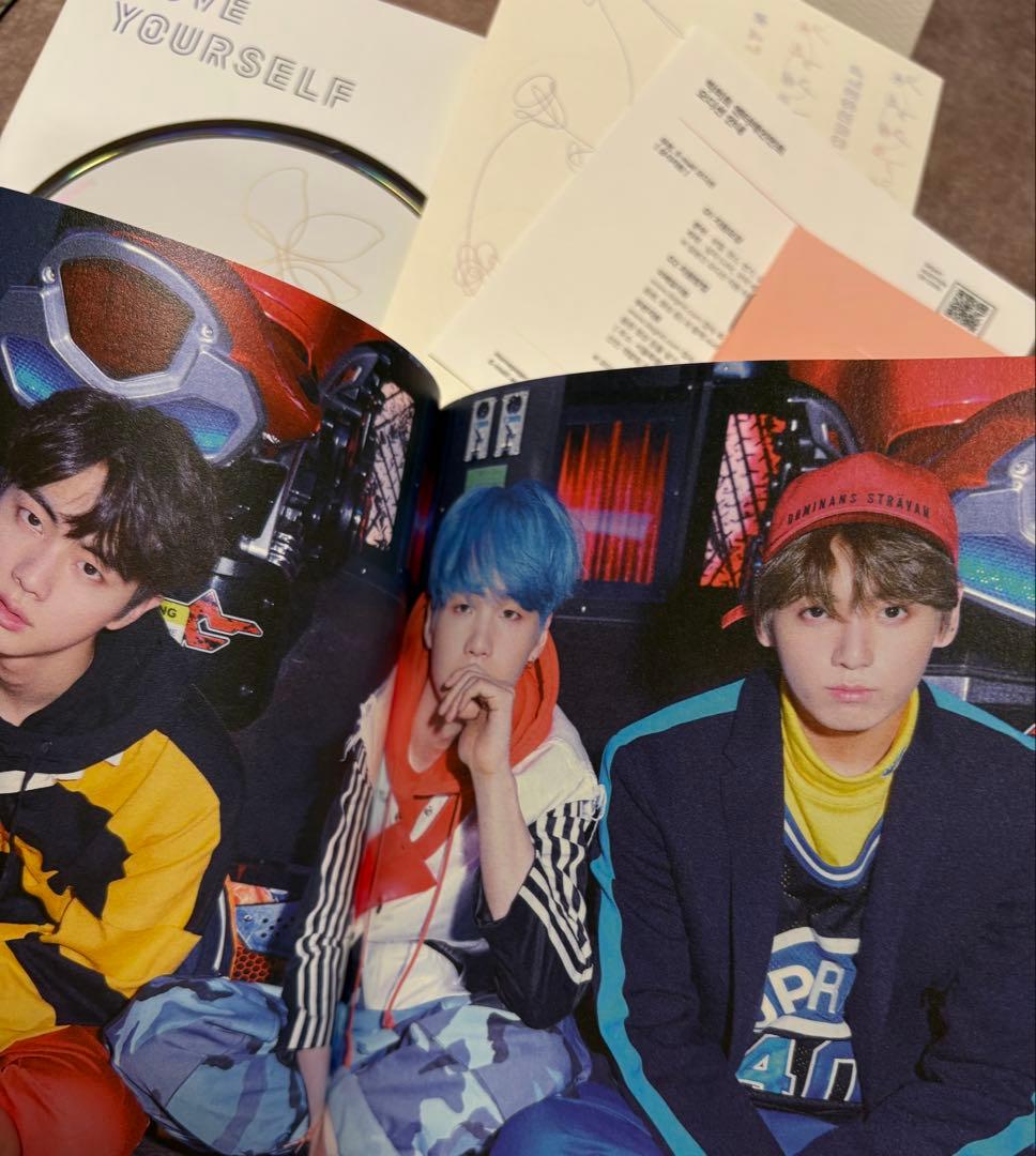 BTS アルバム　33枚　トレカ・ポストカード　49枚　纏め売り