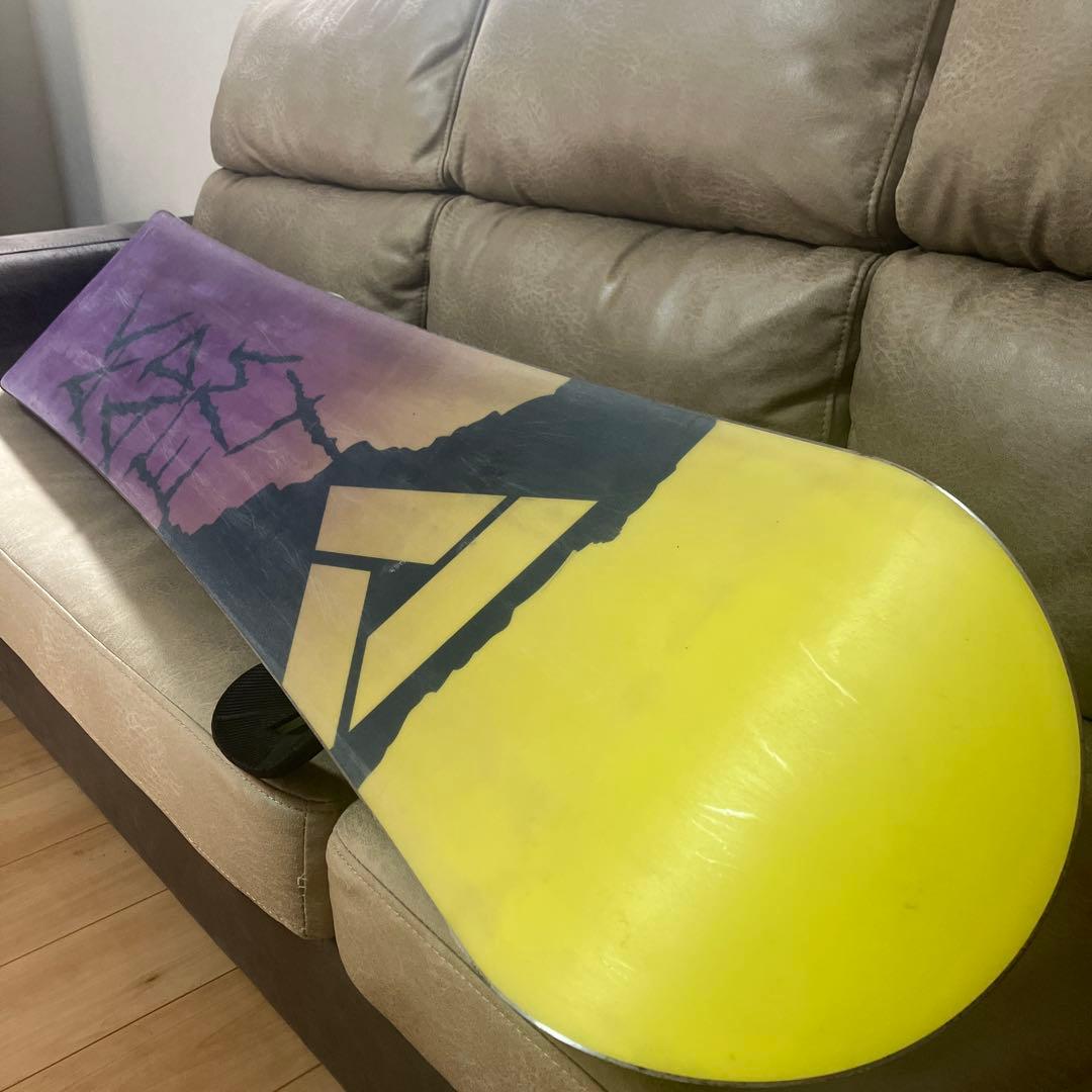 ACADEMY TEAM 148 × BURTON CARTEL M