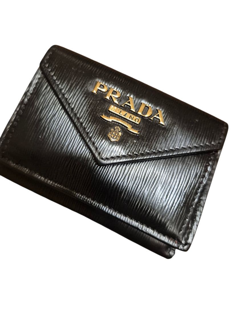ＰＲＡＤＡ　プラダ　サフィアーノ　三つ折り財布 x