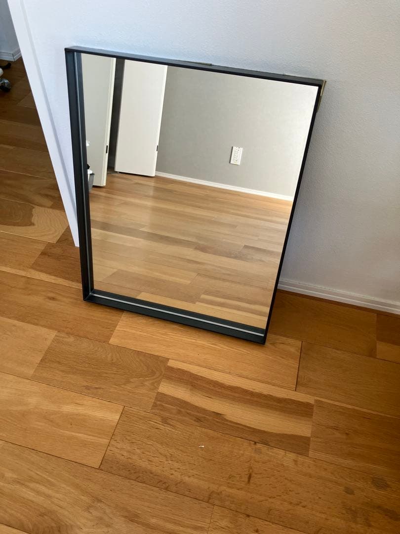 金属製壁掛けミラー 約520mm x 約420mm