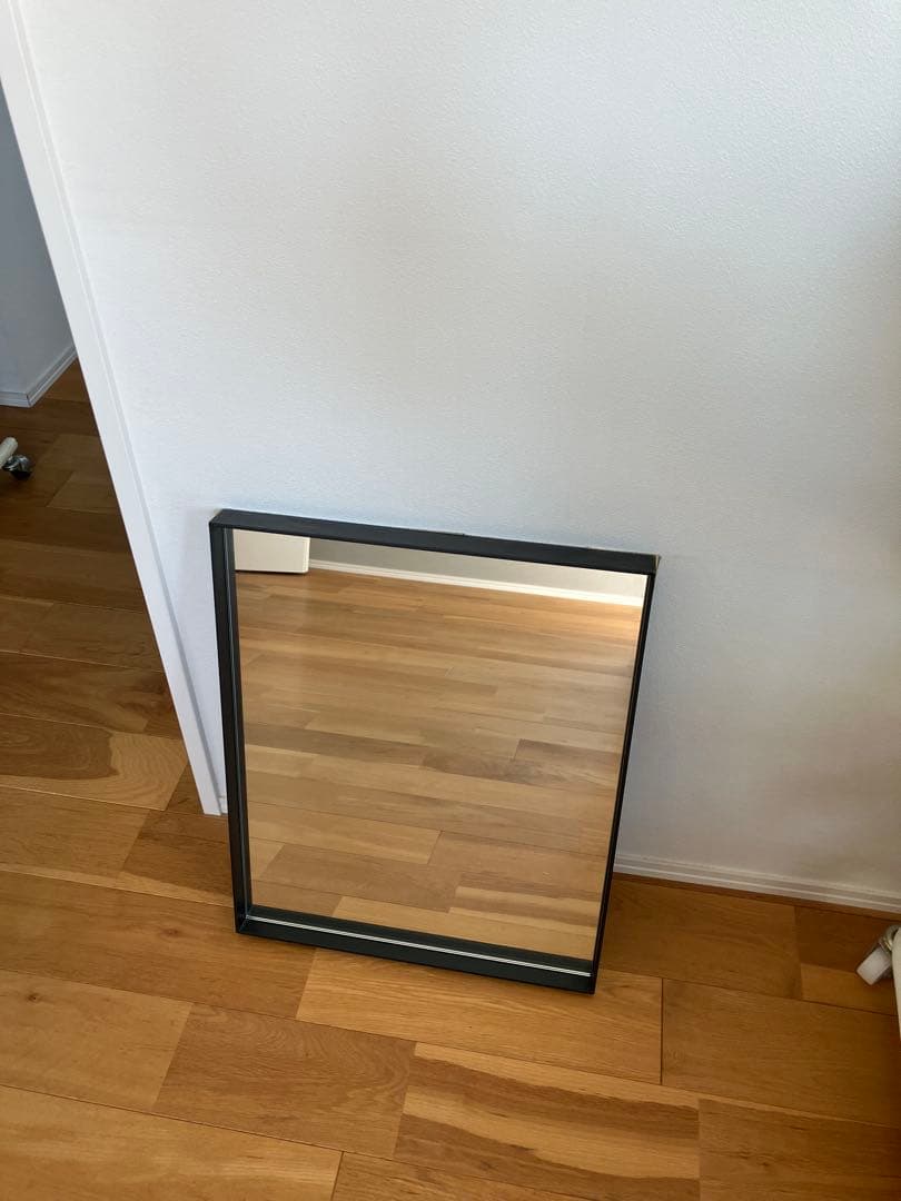 金属製壁掛けミラー 約520mm x 約420mm