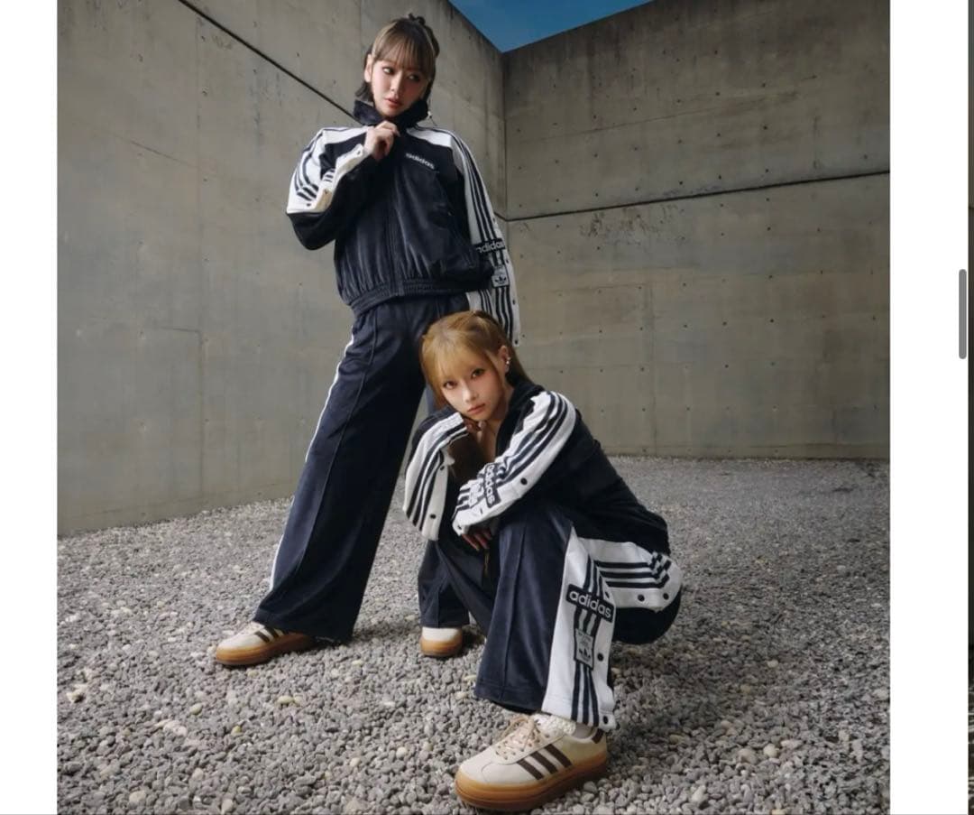 adidas W ADIBREAK VELOUR ジャケット ブラック　Ｓ