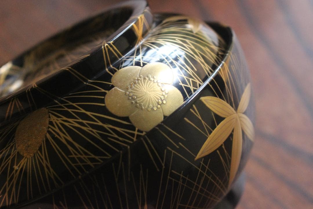 デッドストック！時代黒漆に極上松竹梅蒔絵の映える煮物椀2点（検輪島塗雑煮椀蒔絵椀