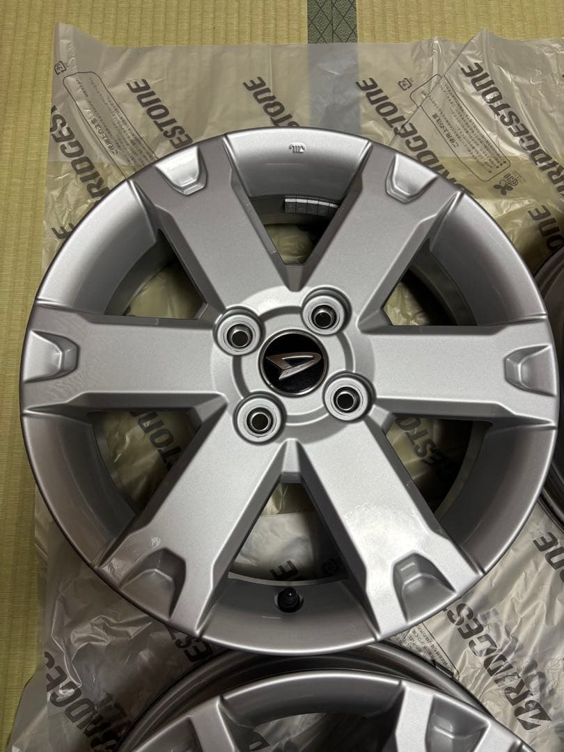 クリサ様用①【美品】ダイハツタフト 15インチ純正アルミホイール4本セット