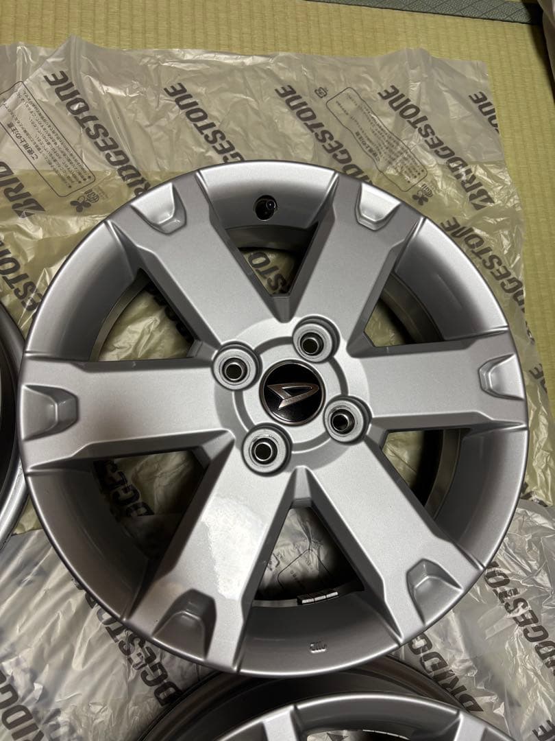 クリサ様用①【美品】ダイハツタフト 15インチ純正アルミホイール4本セット