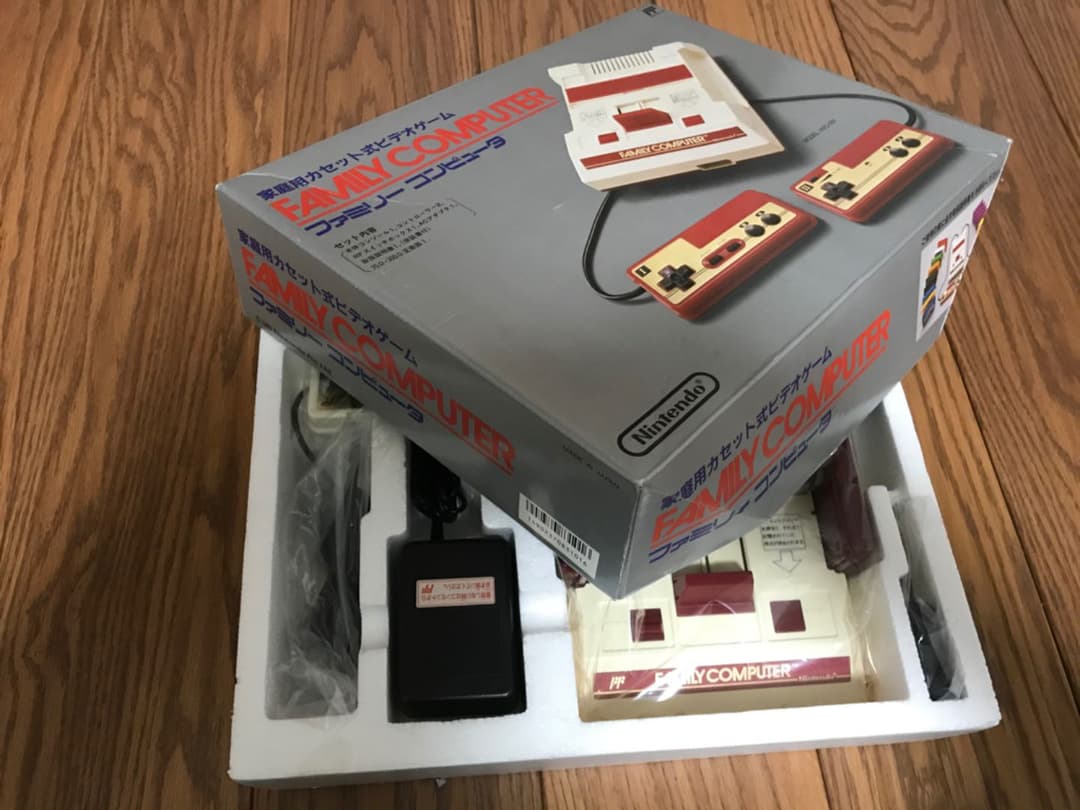 ファミコン 本体　未使用