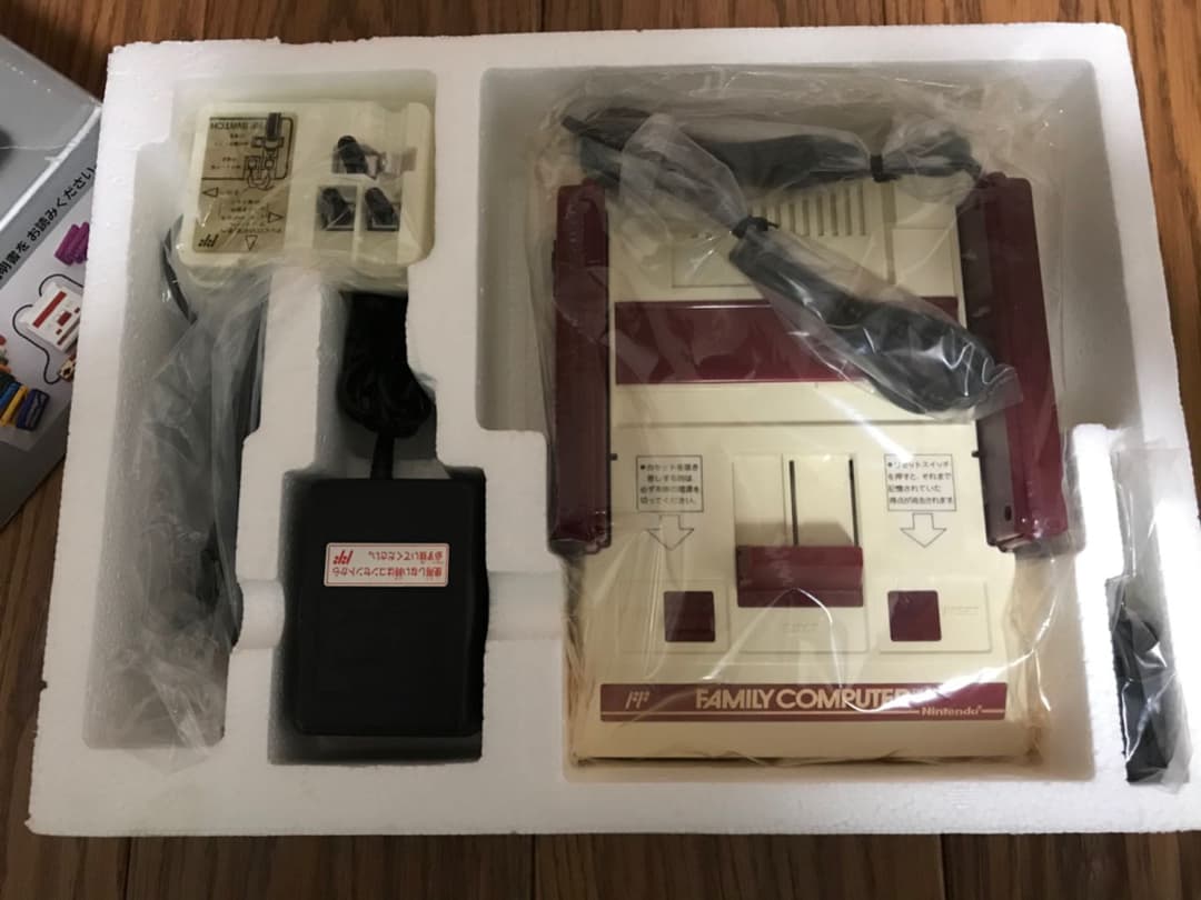 ファミコン 本体　未使用