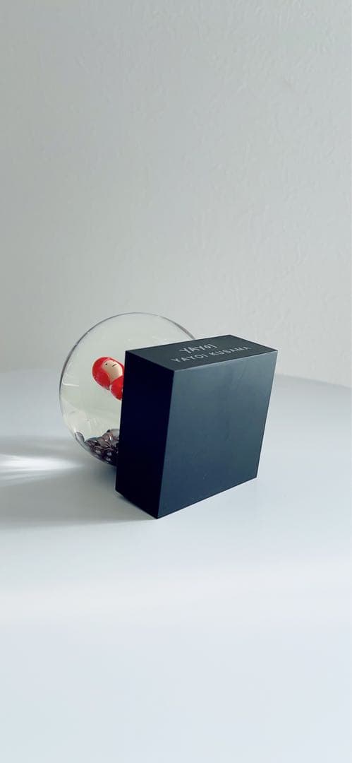 草間彌生　MOMA スノードーム