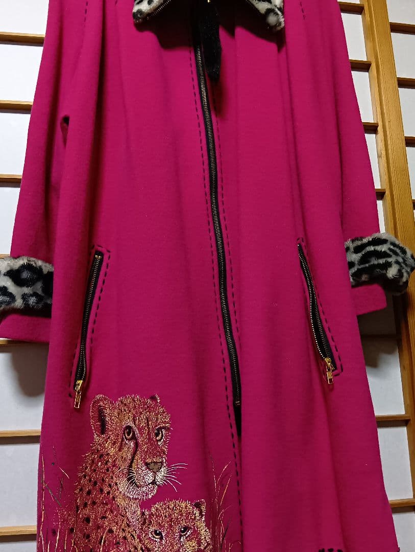 ★専用★伊太利屋　ピンク ロングコート ヒョウ柄襟