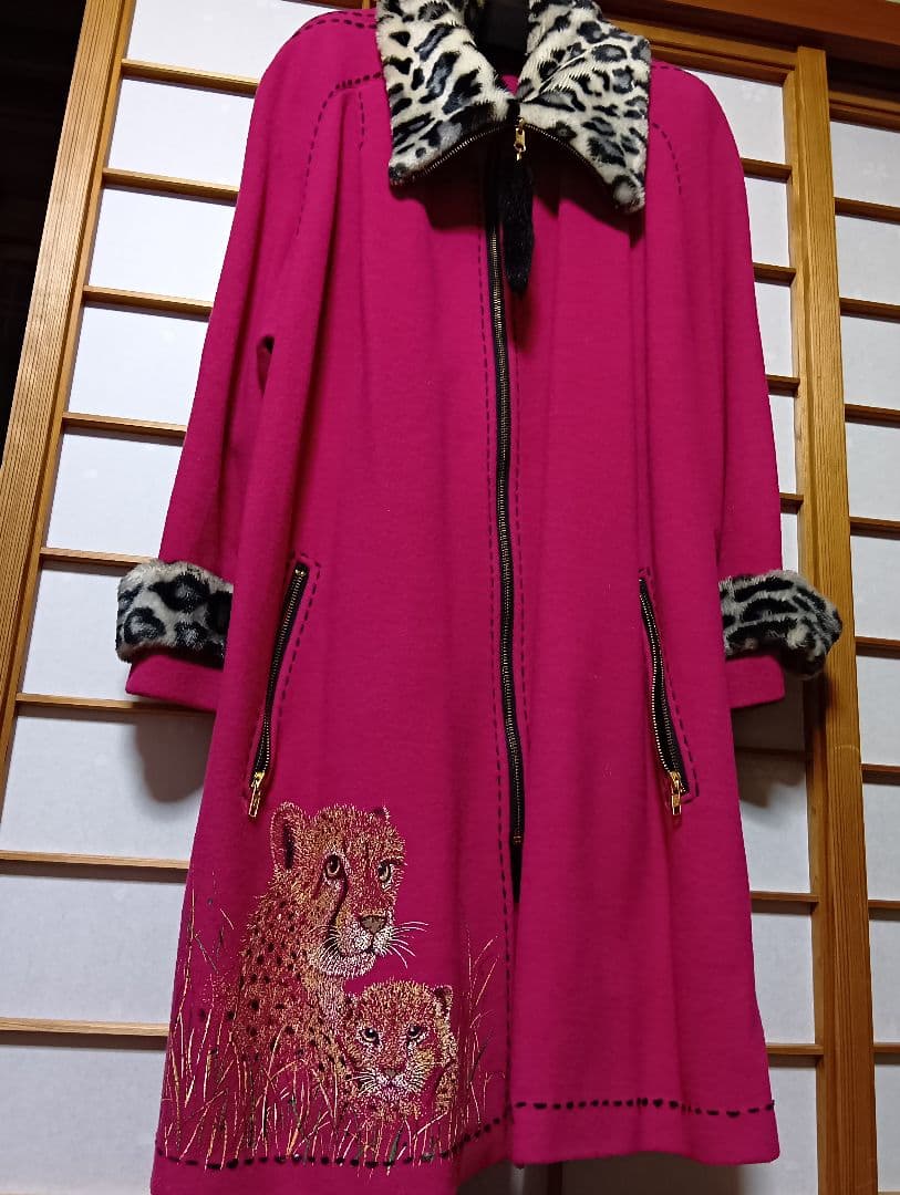 ★専用★伊太利屋　ピンク ロングコート ヒョウ柄襟