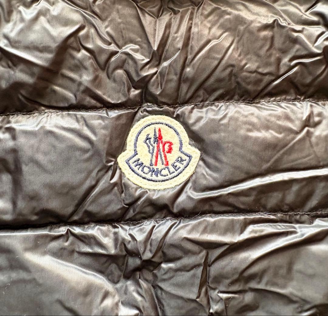 ⭐︎seromaruです⭐︎ モンクレールフード付き ダウンベスト