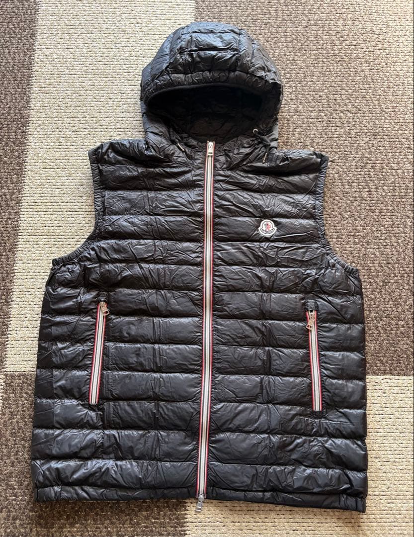 ⭐︎seromaruです⭐︎ モンクレールフード付き ダウンベスト