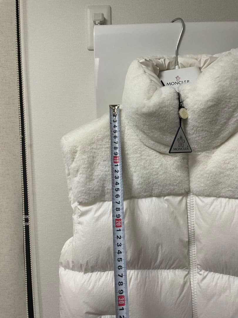 林檎さま専用 定価23万6000 未使用品 MONCLER LEMPA ベスト