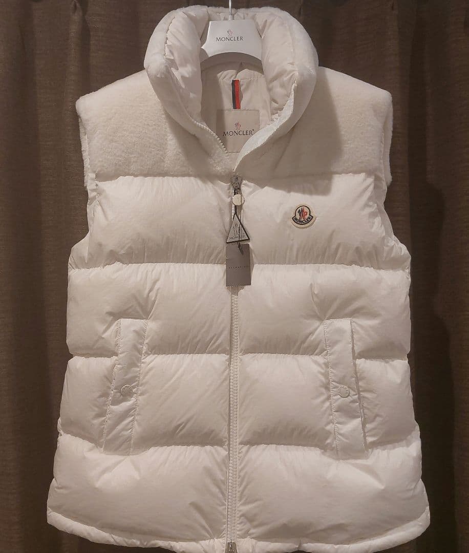 林檎さま専用 定価23万6000 未使用品 MONCLER LEMPA ベスト