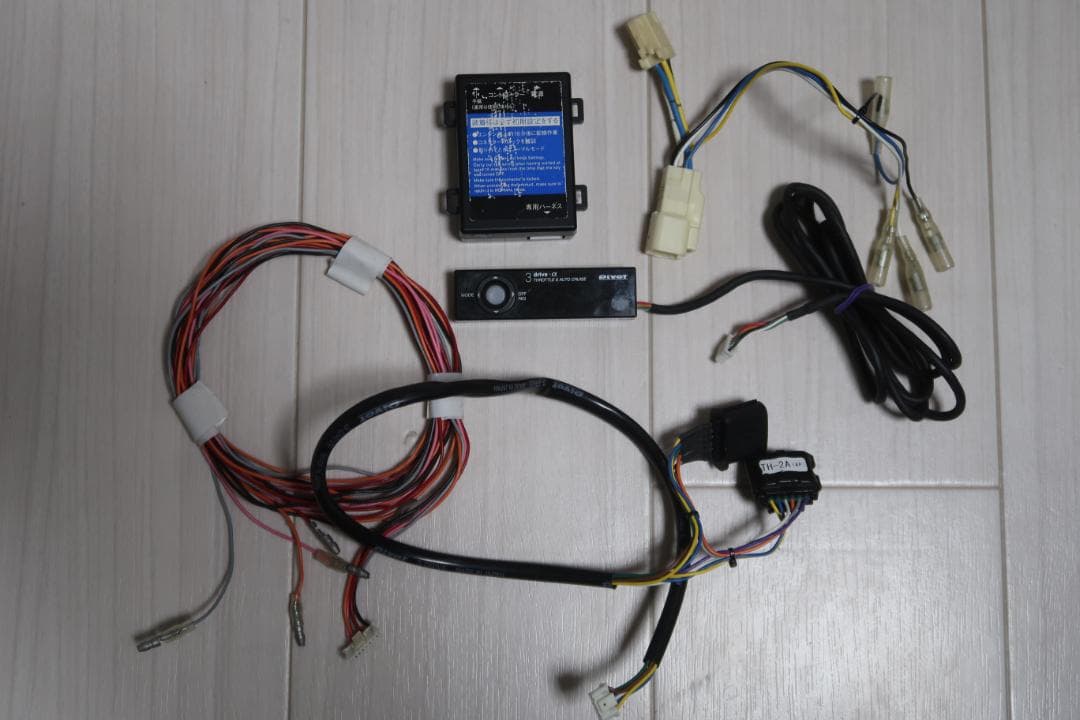 pivot 3-drive α スロットルコントローラー