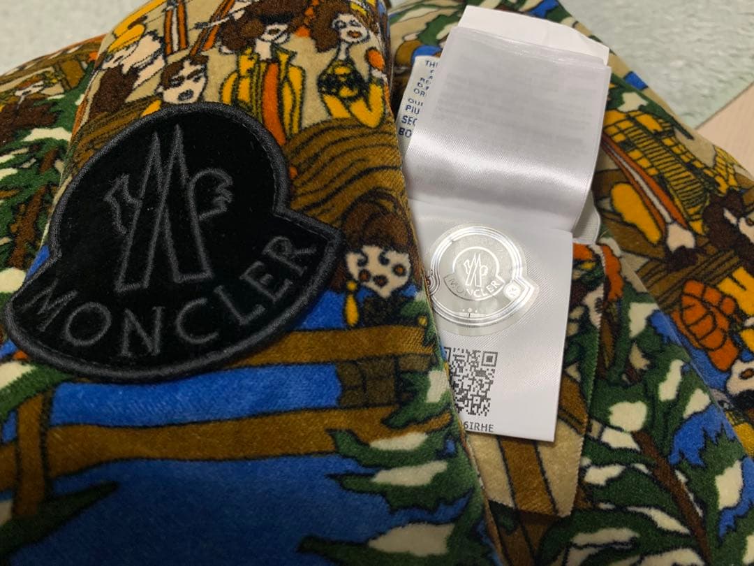 ⭐︎いさん専用⭐︎MONCLER ダウンマフラー　モンクレール　本物です⭐︎