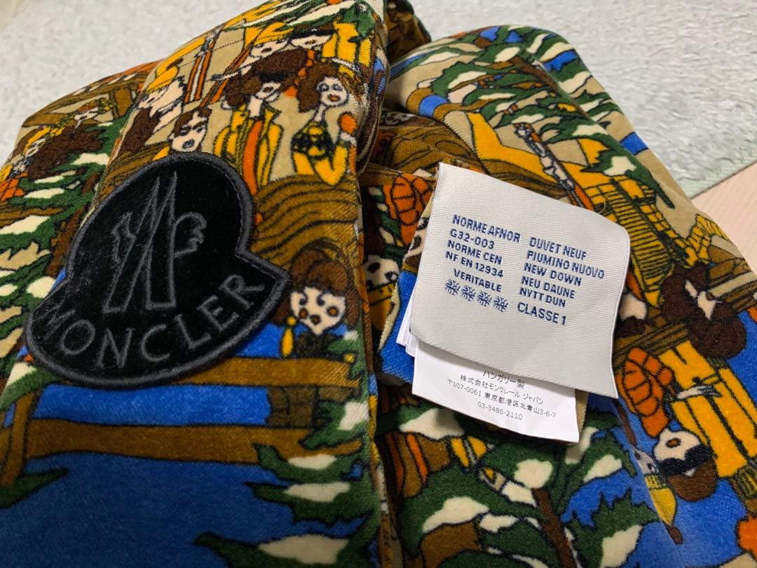⭐︎いさん専用⭐︎MONCLER ダウンマフラー　モンクレール　本物です⭐︎