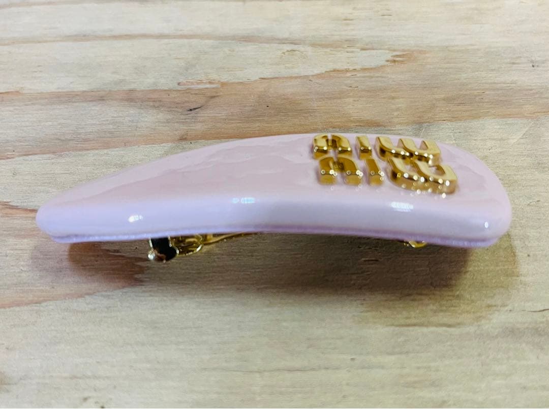 美品 miu miu ミュウミュウ ロゴ ヘアバレッタ ピンク
