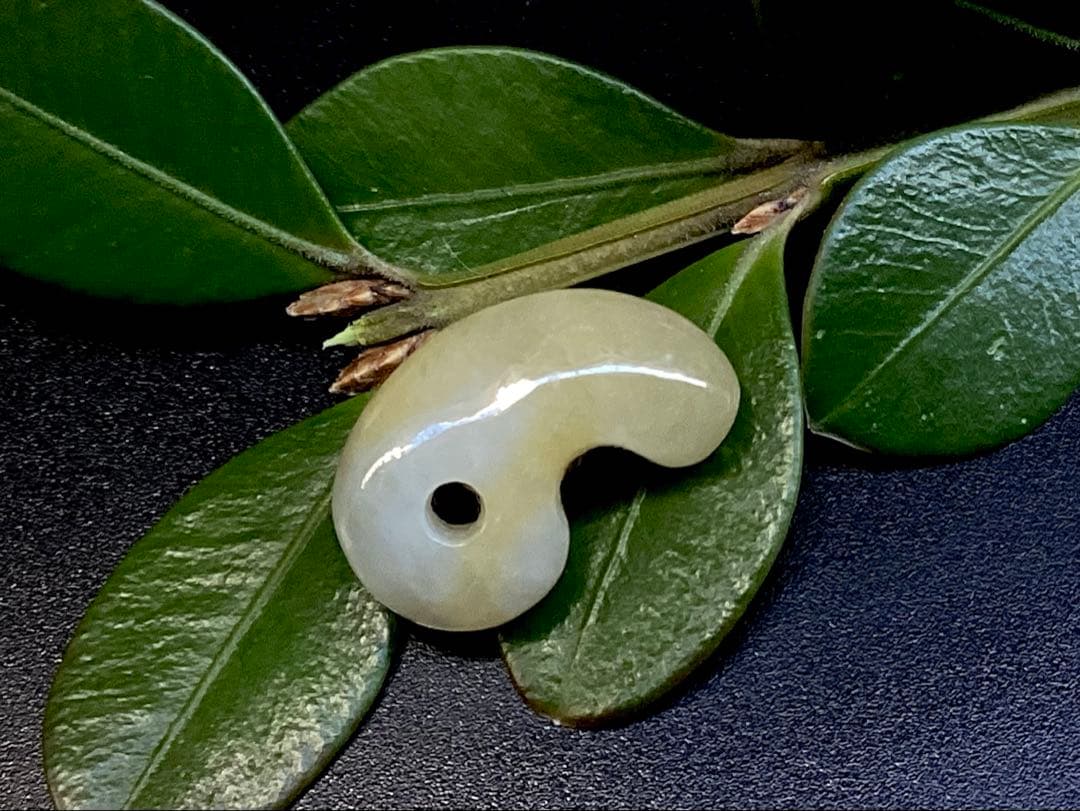 ✳一番数少ない【黄色】　半額以下の9800円　鑑別書無しの安価卸し‼️　本物保証‼️