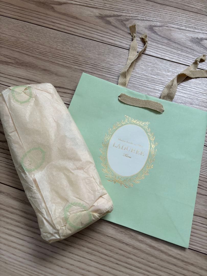 日本未発売ラデュレ LADUREE トートバッグ　パリ限定♡バレンタイン♡