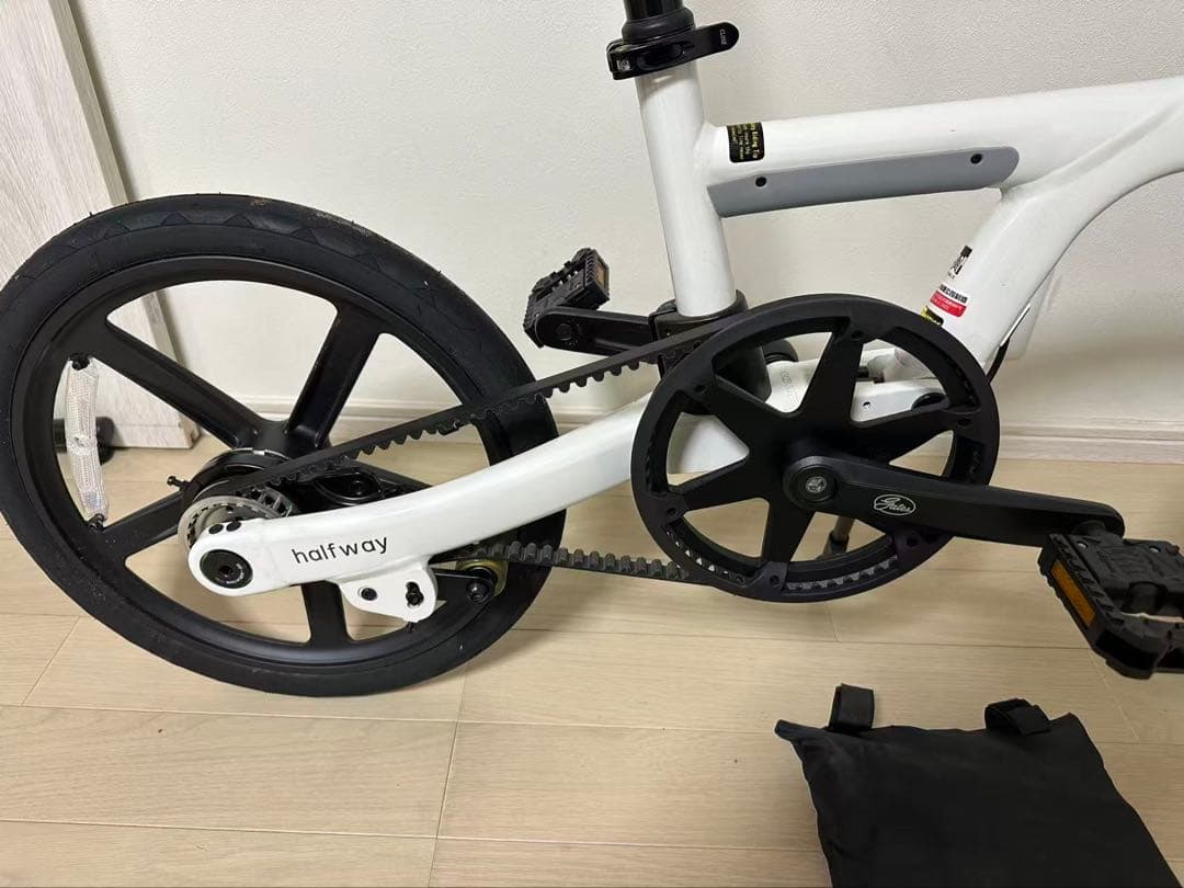 GIANT Momentum HalfwayGatesベルトドライブ折畳み自転車