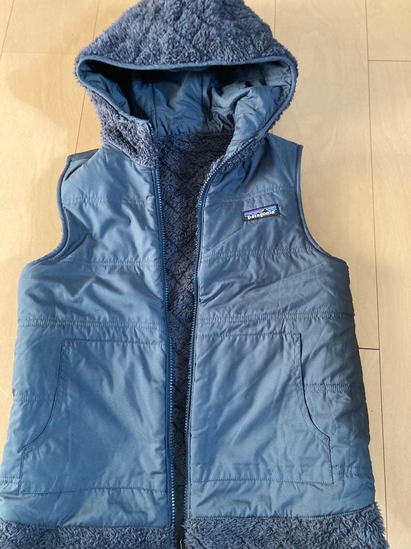 極美品！patagonia フード付きベスト ダークブルー