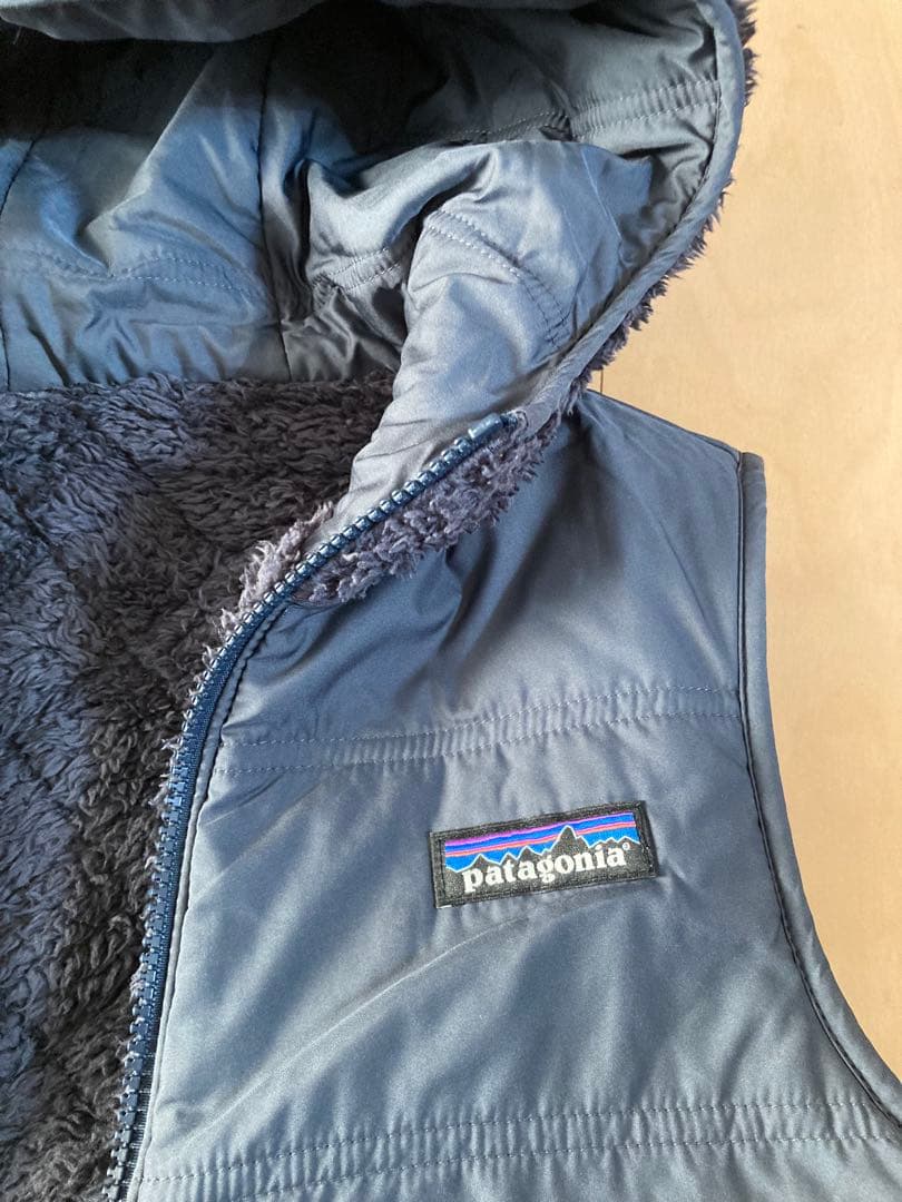 極美品！patagonia フード付きベスト ダークブルー