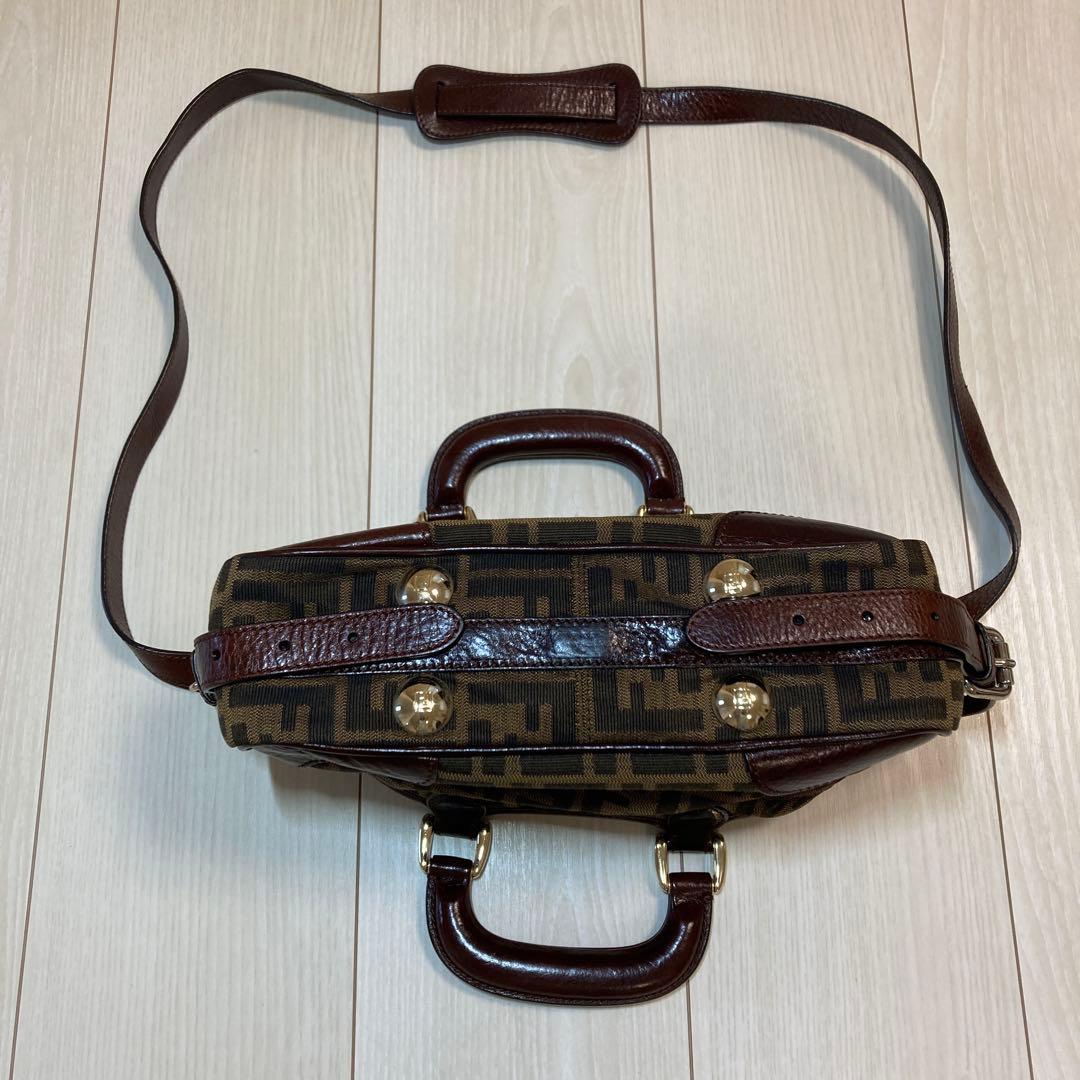 FENDI フェンディ バッグ ズッカ ムートン ショルダー 斜め掛け2WAY