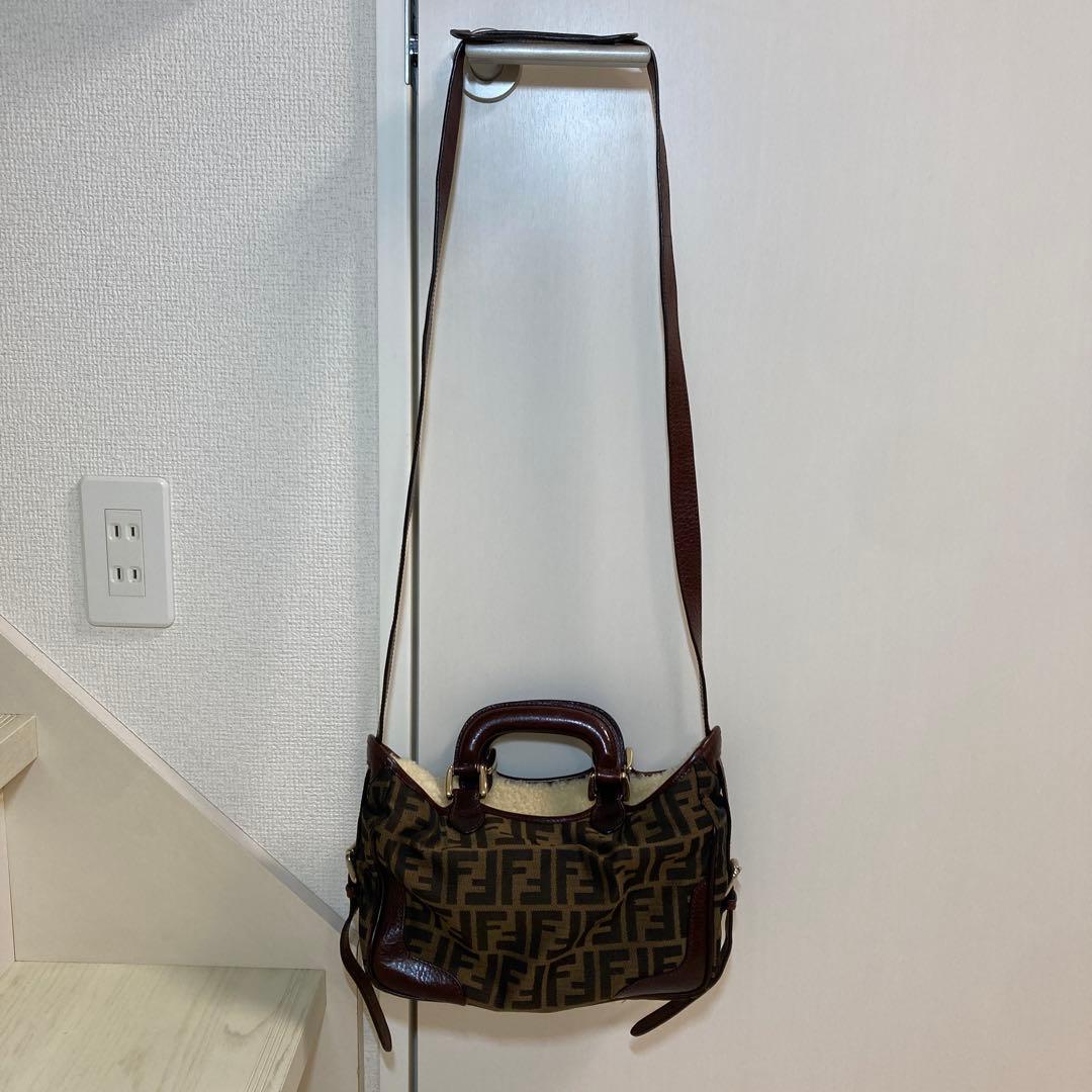 FENDI フェンディ バッグ ズッカ ムートン ショルダー 斜め掛け2WAY