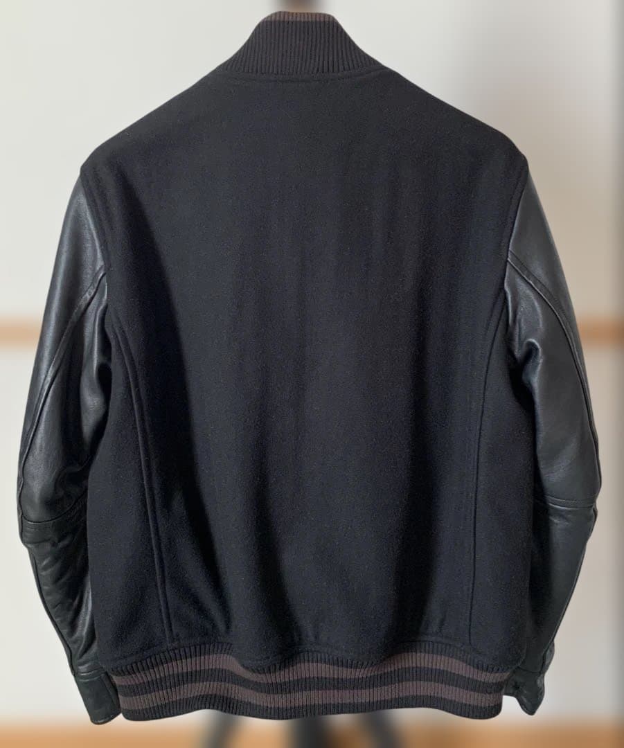 NEW ERA ニューエラ スタジャン レザー 黒 刺繍 裏地ヒョウ柄 L