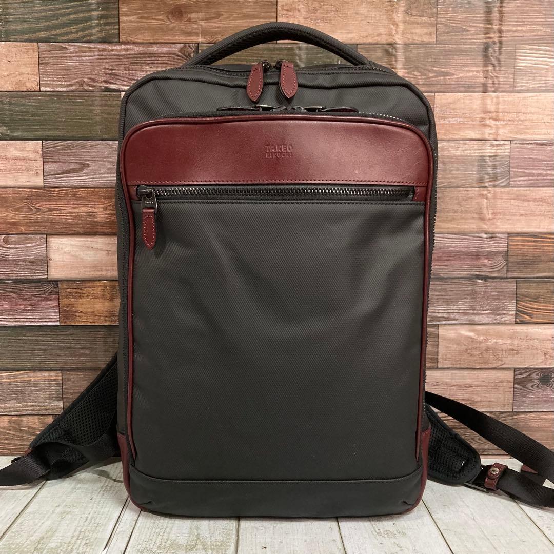 ✨極美品✨　タケオキクチ　現行品　B4可　PC収納　バックパック　ブラック　黒