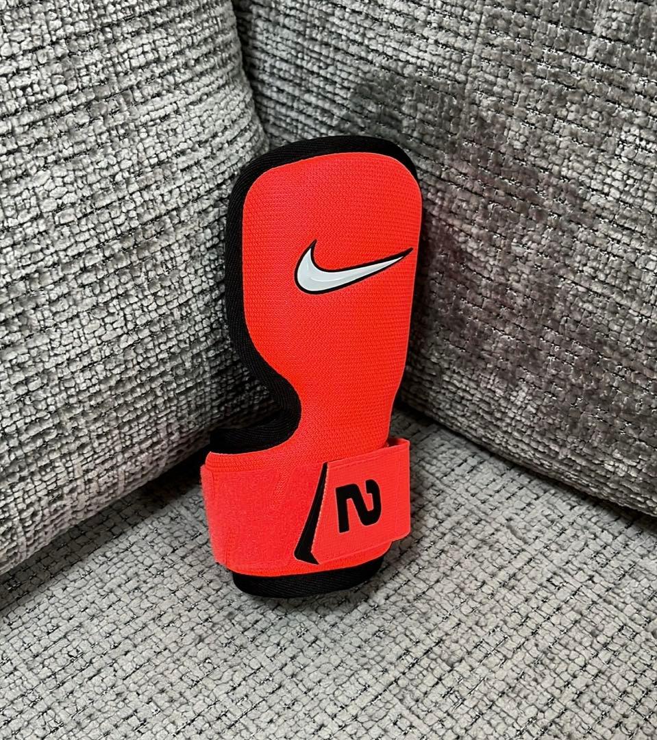 激レア NIKE ナイキ 手甲ガード 支給 実使用 メジャーリーガー グローブ