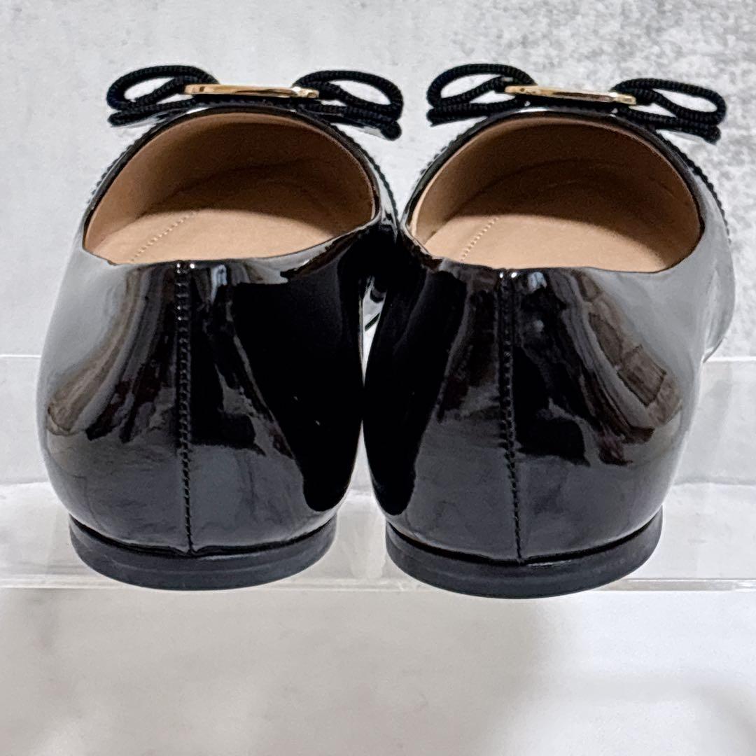 極美品 フェラガモ ヴァリナ バレエシューズ ヴァラ リボン エナメル ブラック