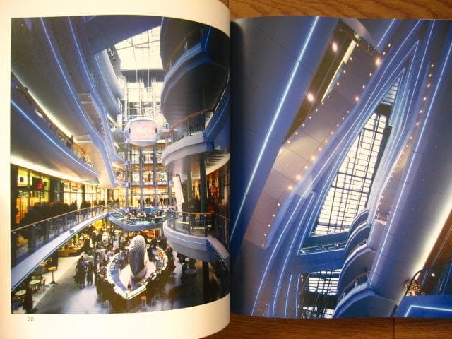 アート・デザイン・音楽 NEW SHOPPING MALLS / Carles Broto